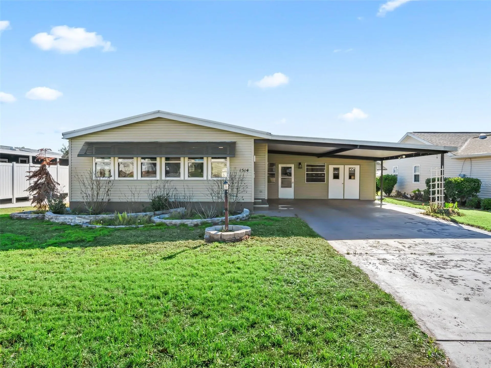 1514 Hillcrest Drive Lady Lake FL 32159