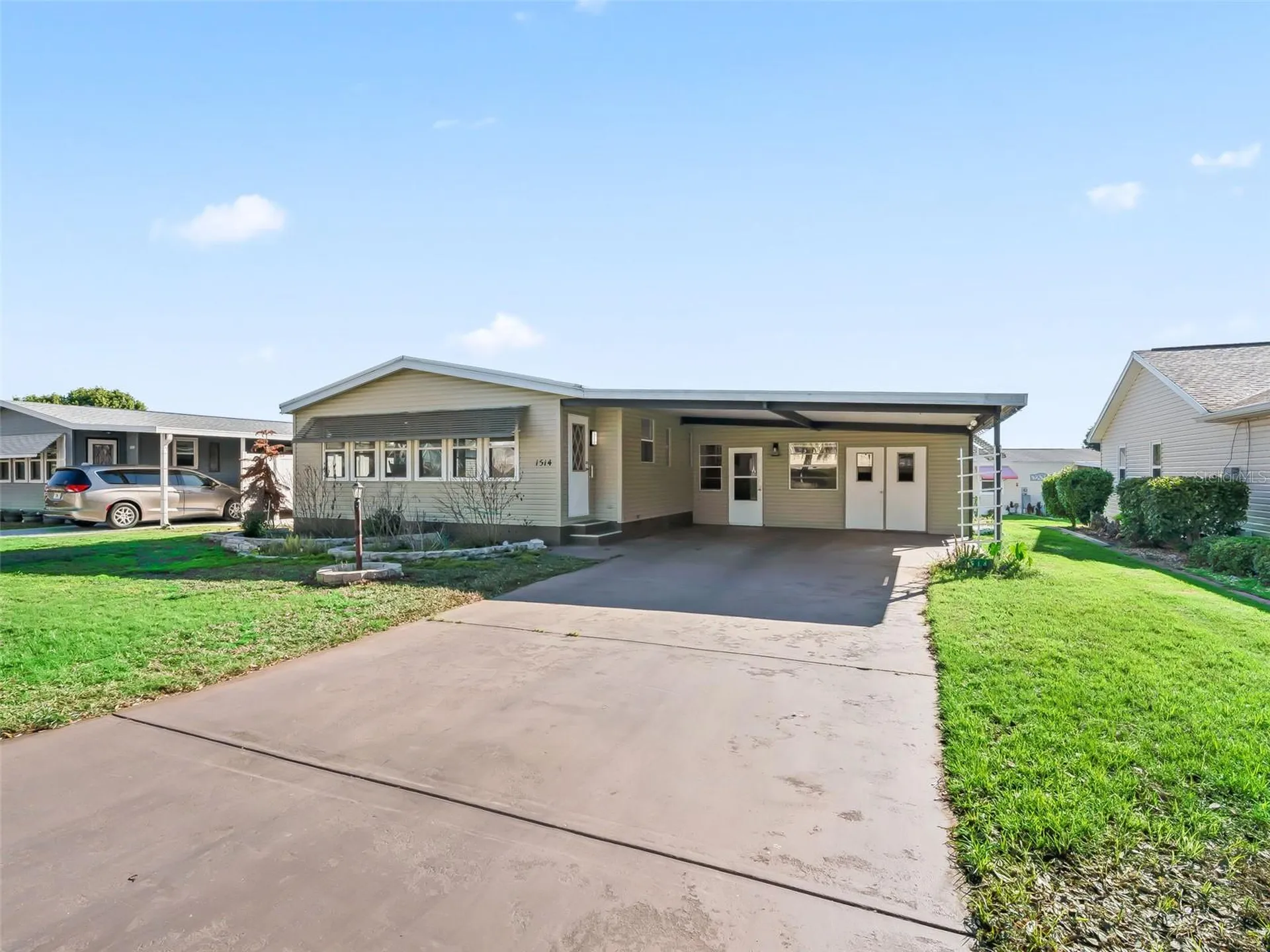 1514 Hillcrest Drive Lady Lake FL 32159