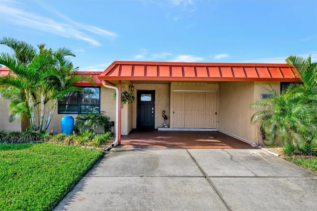 9517 Azure Cove Bradenton FL 34210