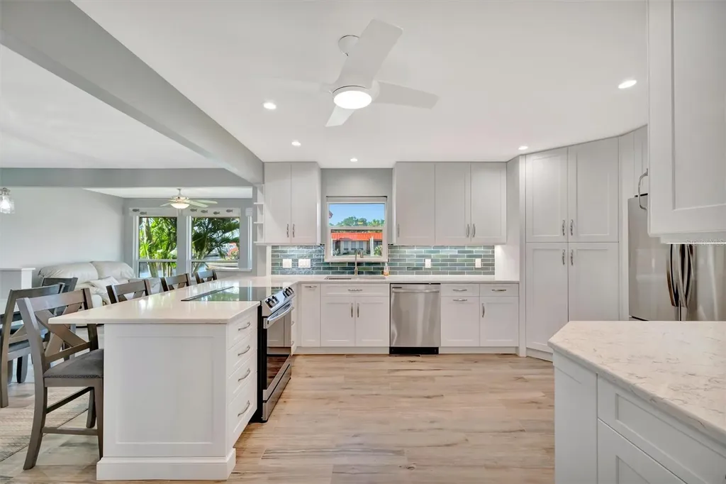 9517 Azure Cove Bradenton FL 34210