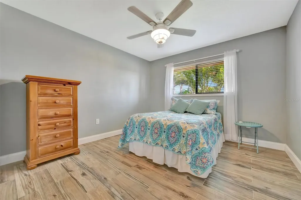 9517 Azure Cove Bradenton FL 34210