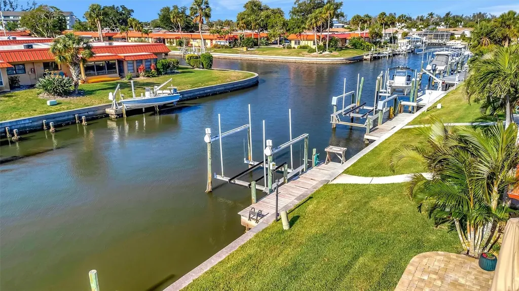 9517 Azure Cove Bradenton FL 34210