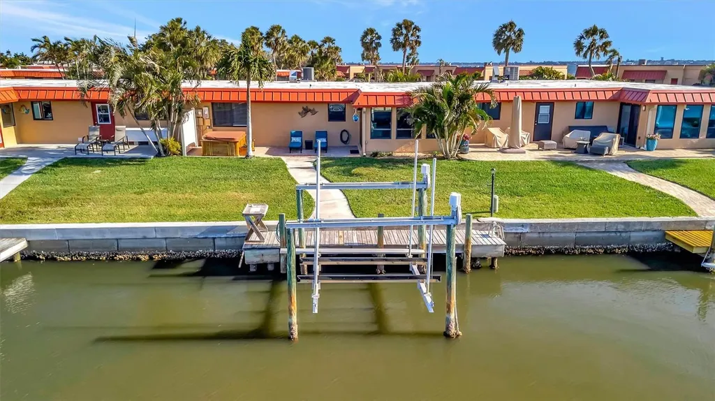 9517 Azure Cove Bradenton FL 34210