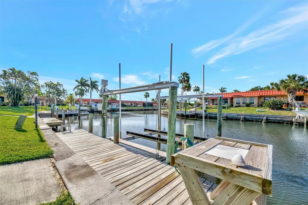 9517 Azure Cove Bradenton FL 34210