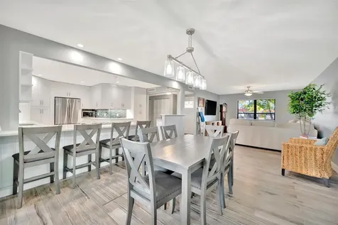 9517 Azure Cove Bradenton FL 34210
