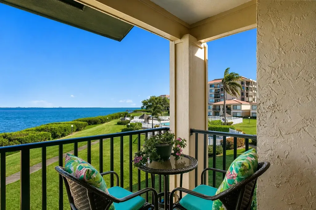 6104 Palma Del Mar Boulevard S St Petersburg FL 33715