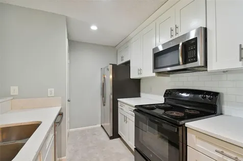 9481 Highland Oak Drive Tampa FL 33647