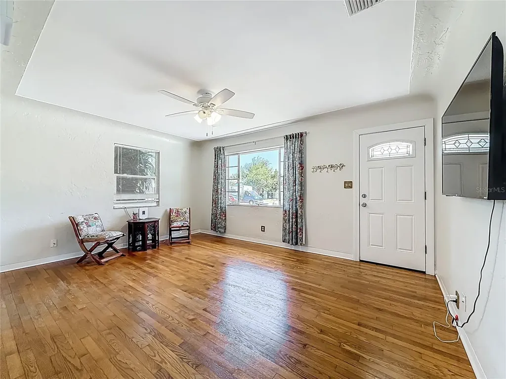 2435 14th Avenue N St Petersburg FL 33713