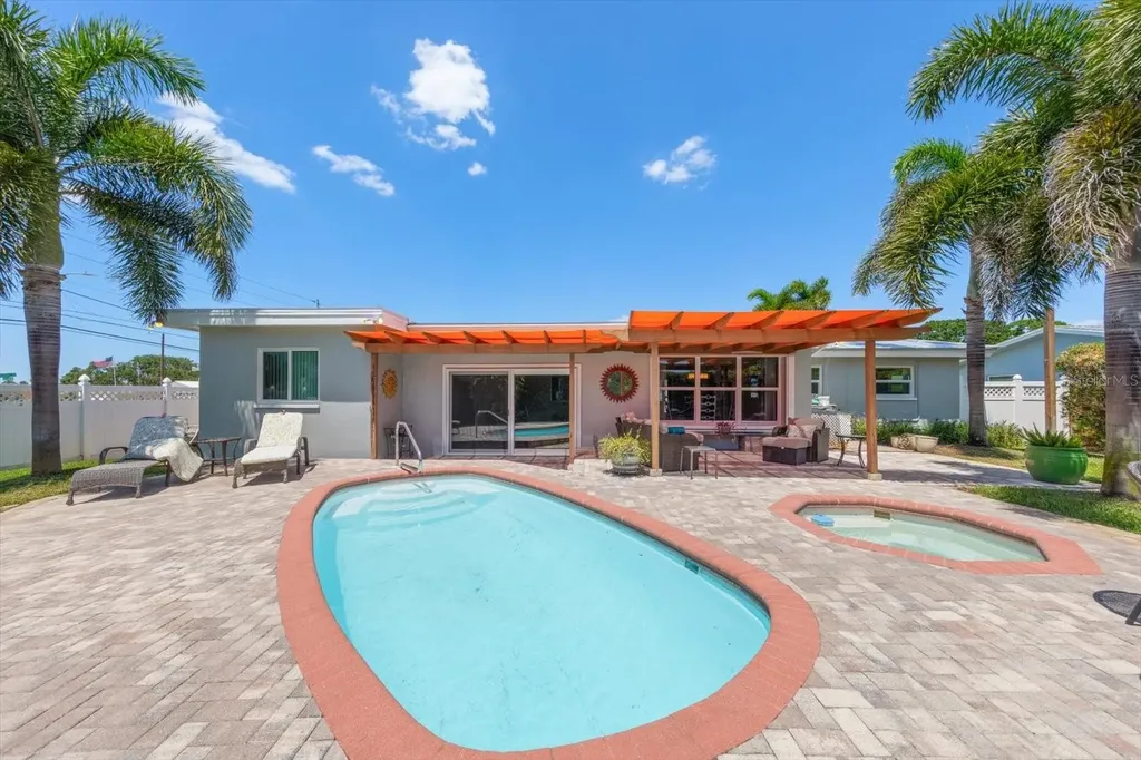 13996 Barbados Drive Seminole FL 33776