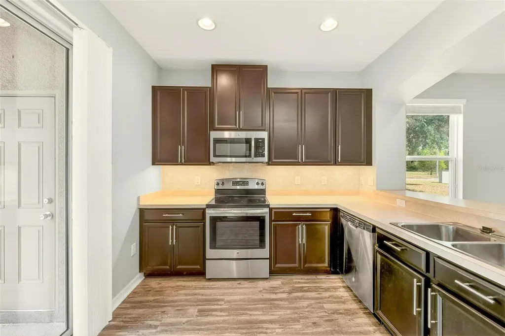 6905 Towering Spruce Drive Riverview FL 33578