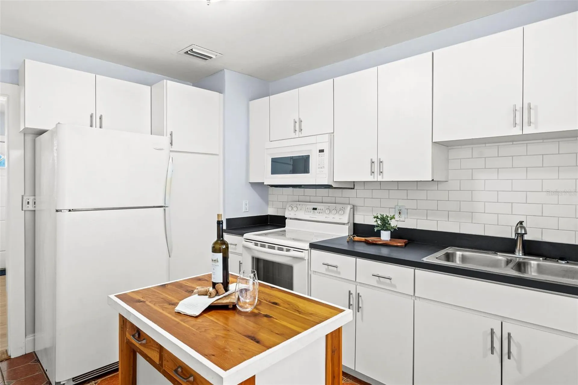 3313 Price Tampa FL 33611