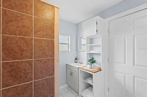 3313 Price Tampa FL 33611