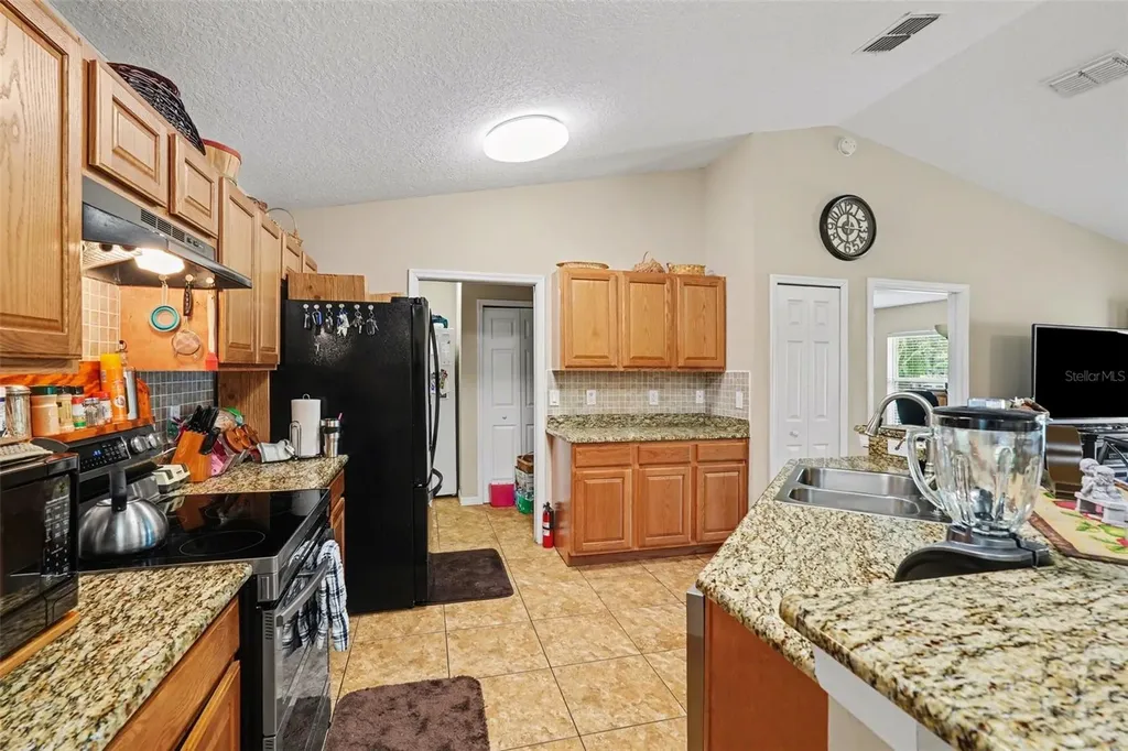 3147 Sydney Dover Road Dover FL 33527