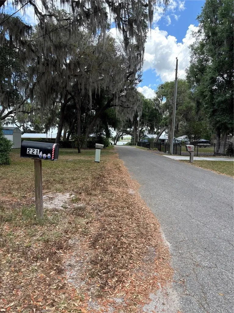 221 S Raven Terrace Inverness FL 34450