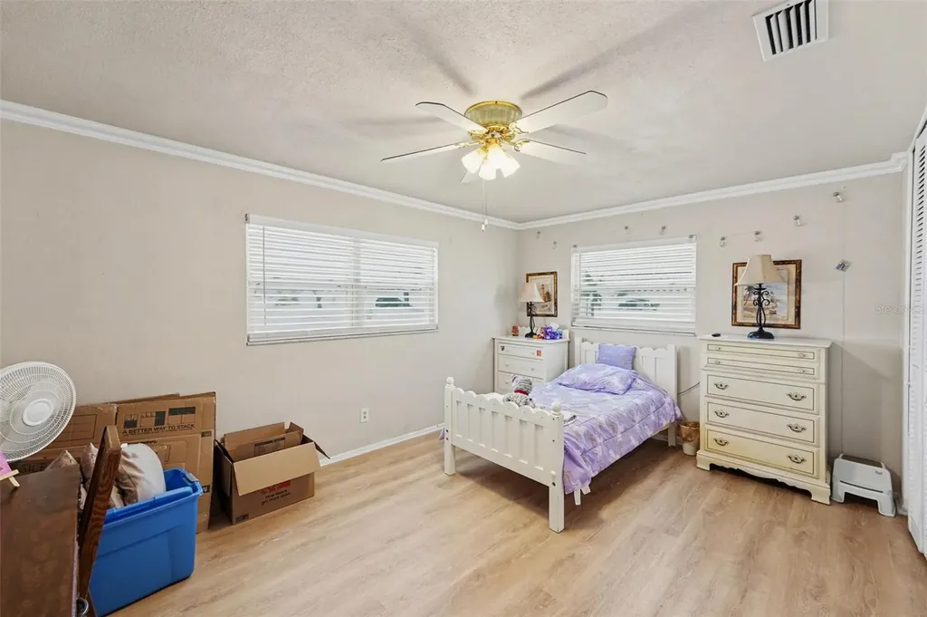6388 21st Avenue N St Petersburg FL 33710