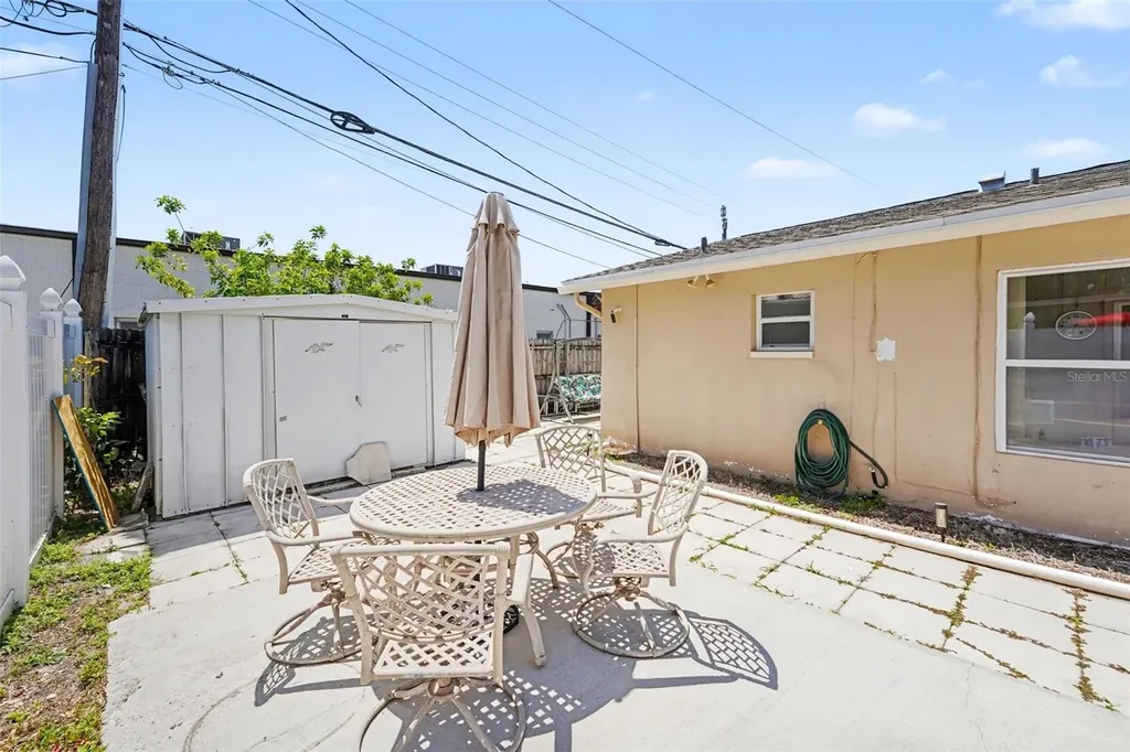 6388 21st Avenue N St Petersburg FL 33710