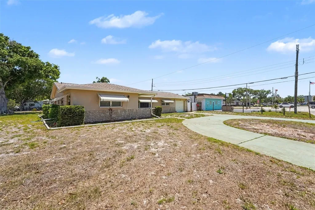 6388 21st Avenue N St Petersburg FL 33710