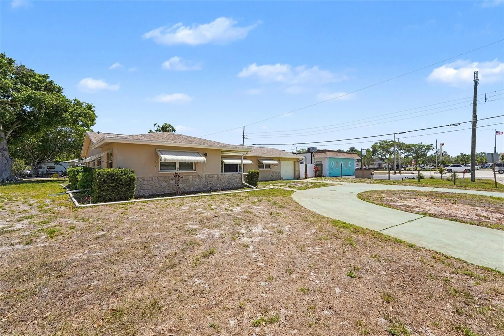 6388 21st Avenue N St Petersburg FL 33710