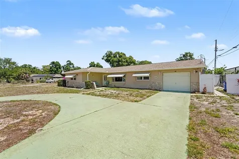 6388 21st Avenue N St Petersburg FL 33710