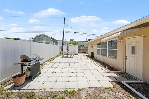 6388 21st Avenue N St Petersburg FL 33710