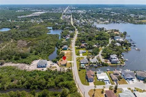 5041 Bay Boulevard Port Richey FL 34668