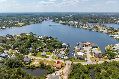 5041 Bay Boulevard Port Richey FL 34668