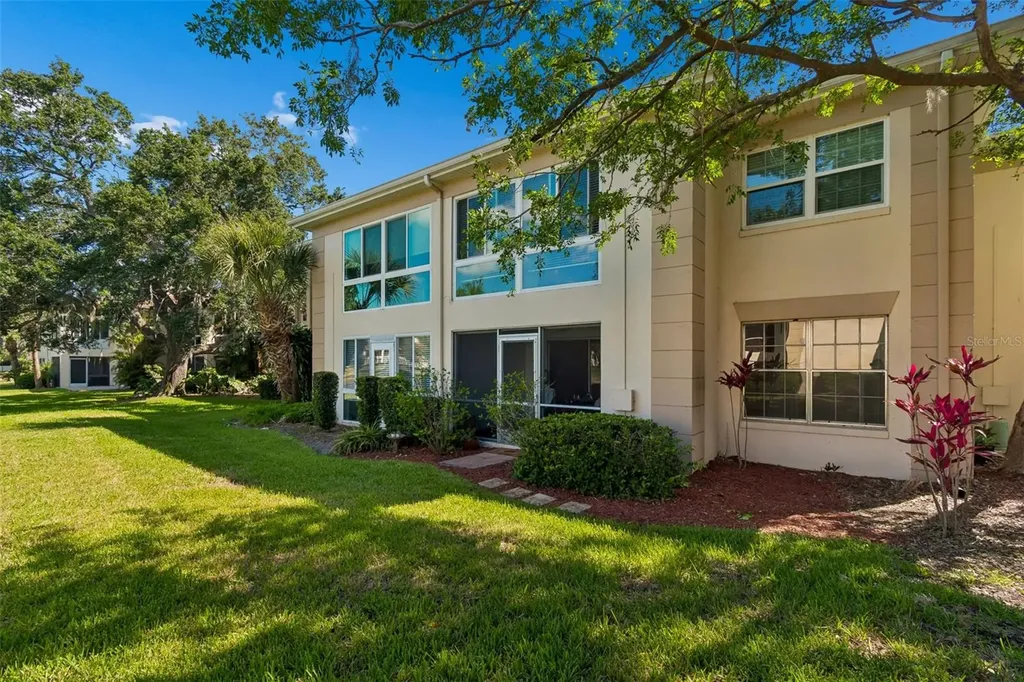 10340 Carrollwood Lane Tampa FL 33618