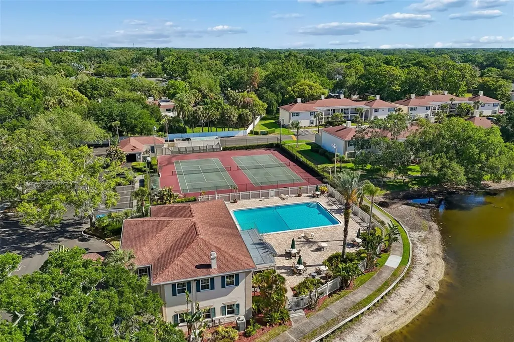 10340 Carrollwood Lane Tampa FL 33618
