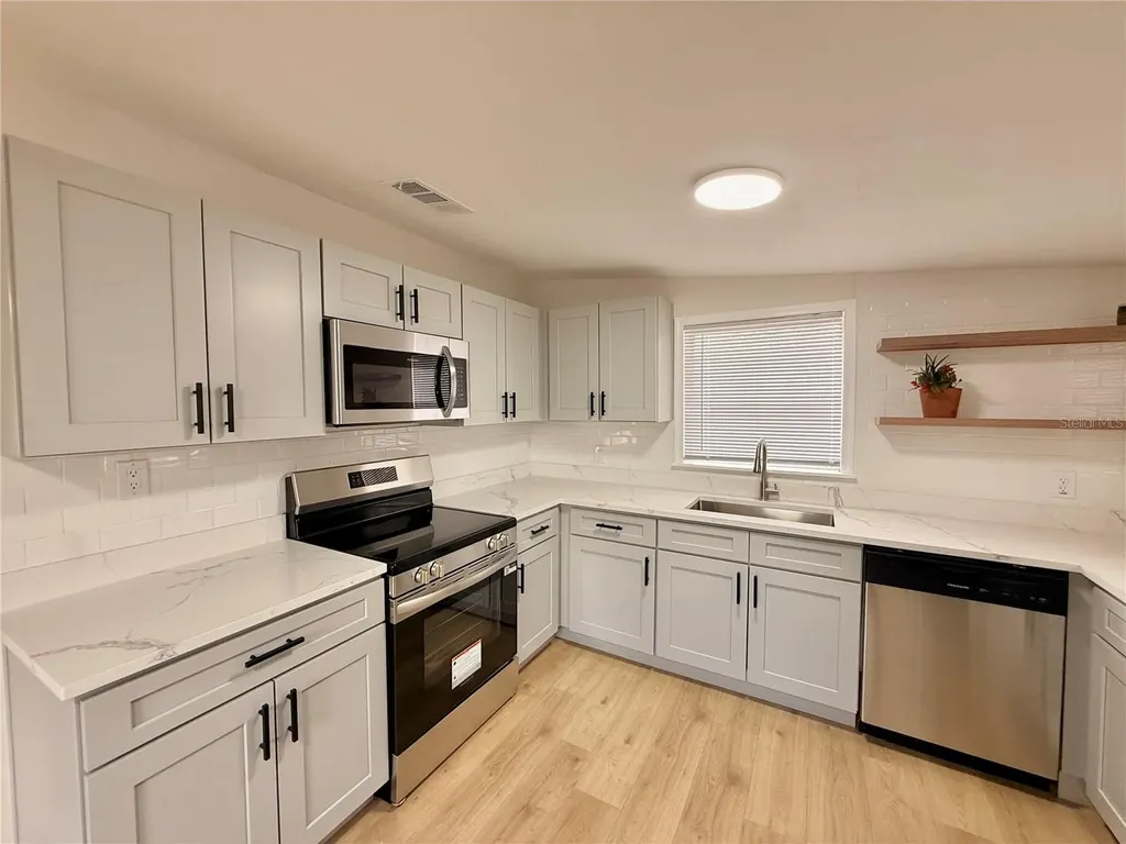 2334 Vincent Road Orlando FL 32817