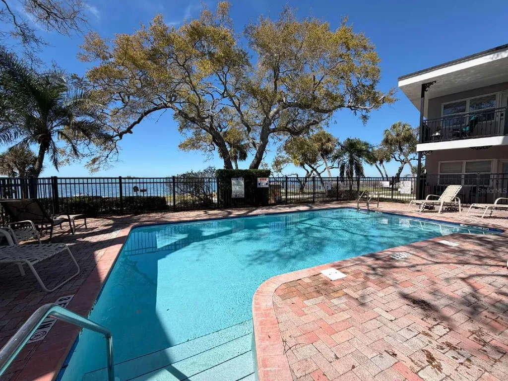 1101 Victoria Drive Dunedin FL 34698