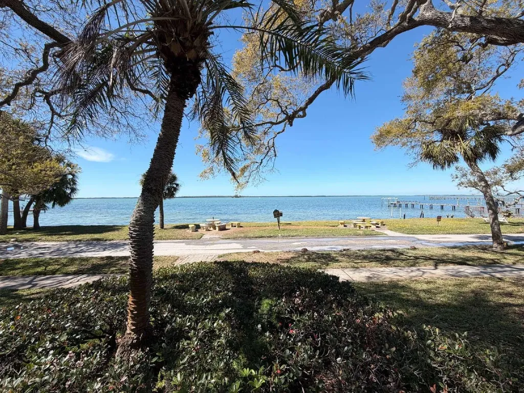1101 Victoria Drive Dunedin FL 34698