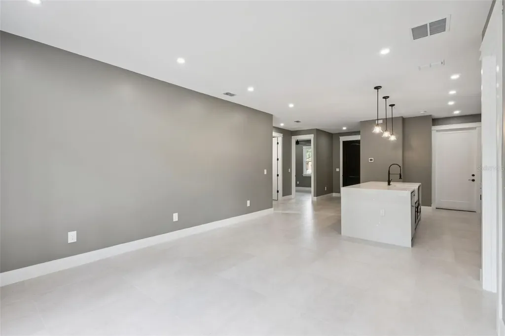 420 E 10th Street Apopka FL 32703