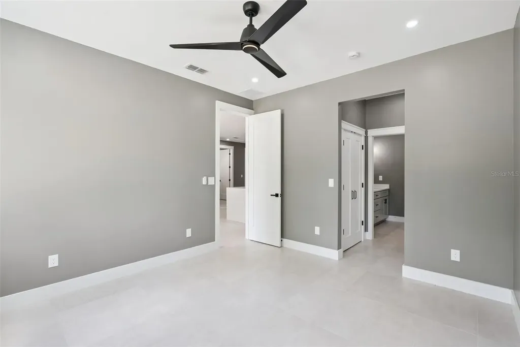 420 E 10th Street Apopka FL 32703