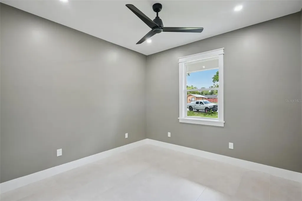 420 E 10th Street Apopka FL 32703