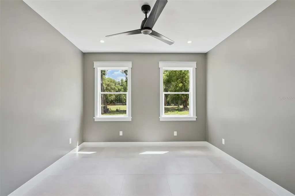 420 E 10th Street Apopka FL 32703