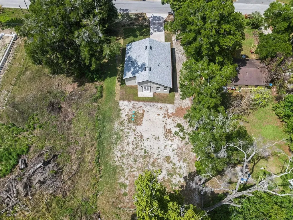 420 E 10th Street Apopka FL 32703