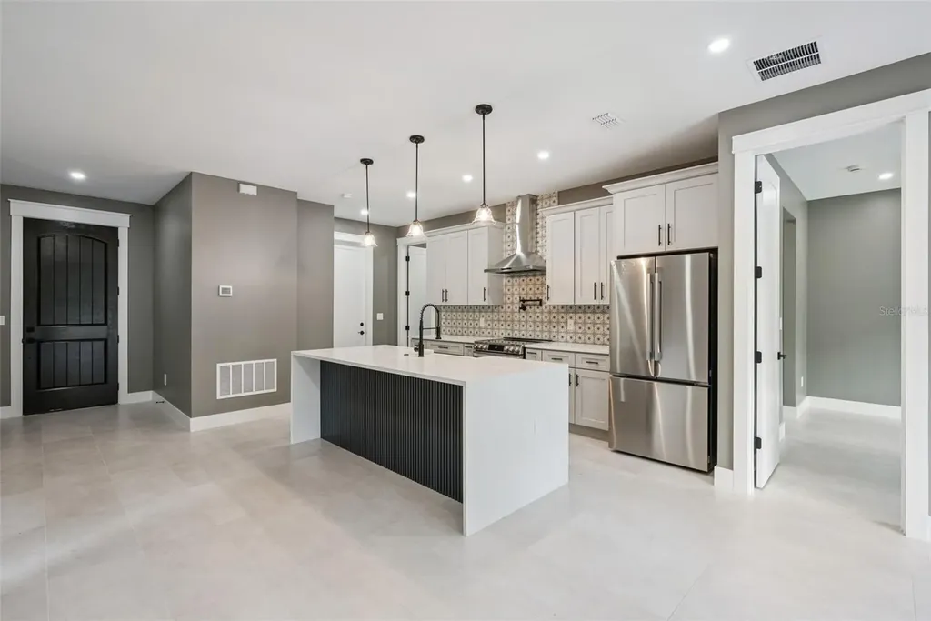 420 E 10th Street Apopka FL 32703