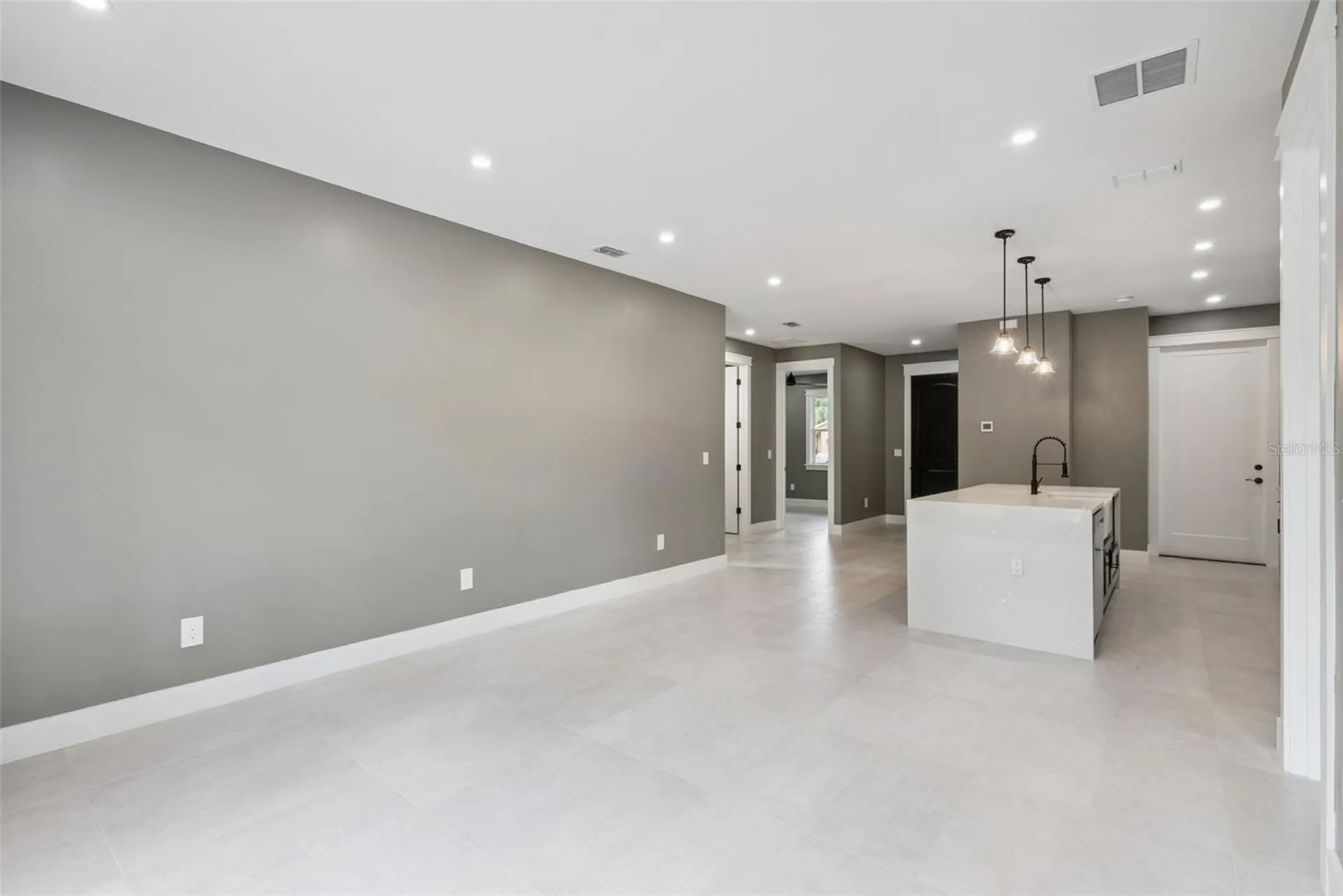 420 E 10th Street Apopka FL 32703