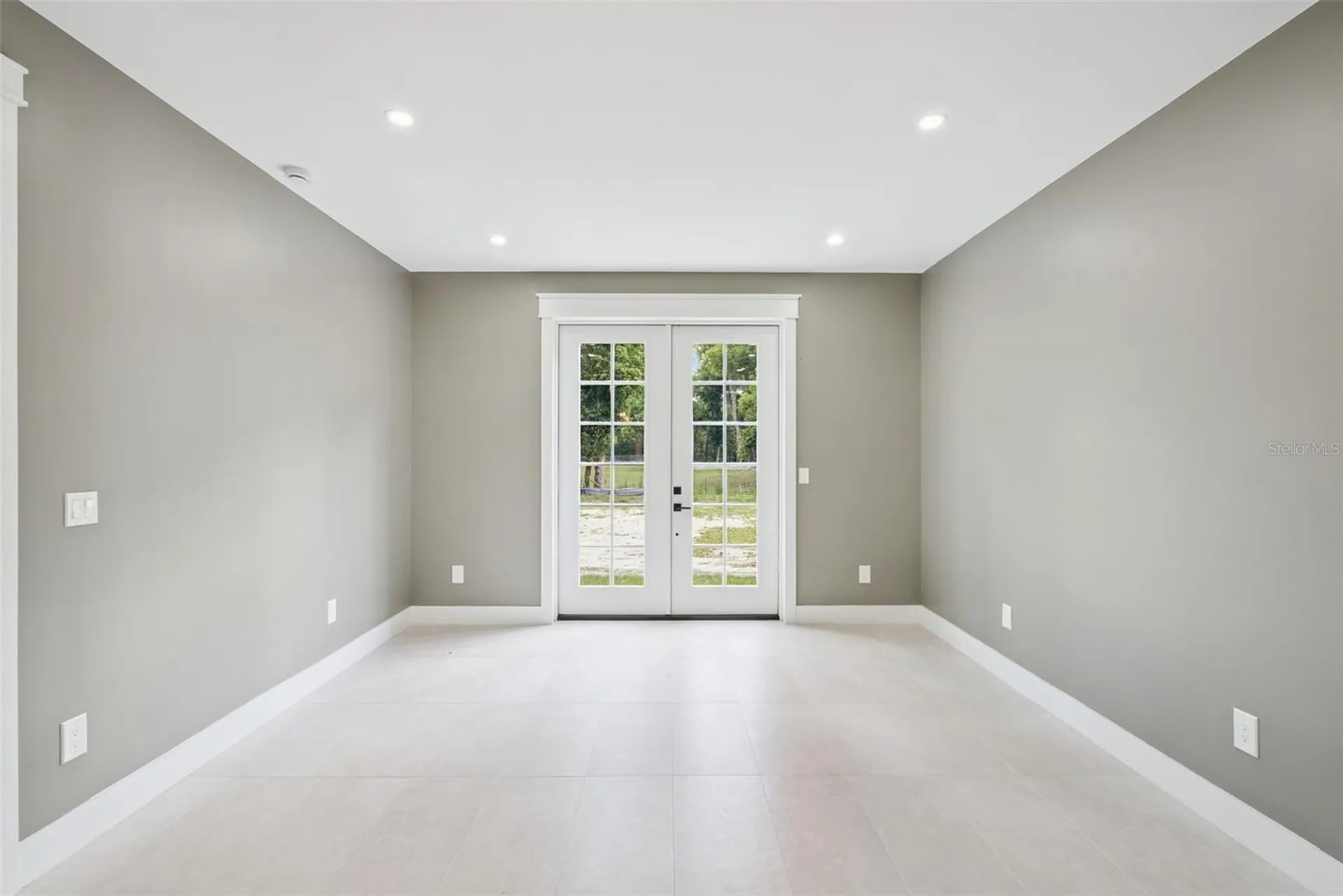 420 E 10th Street Apopka FL 32703