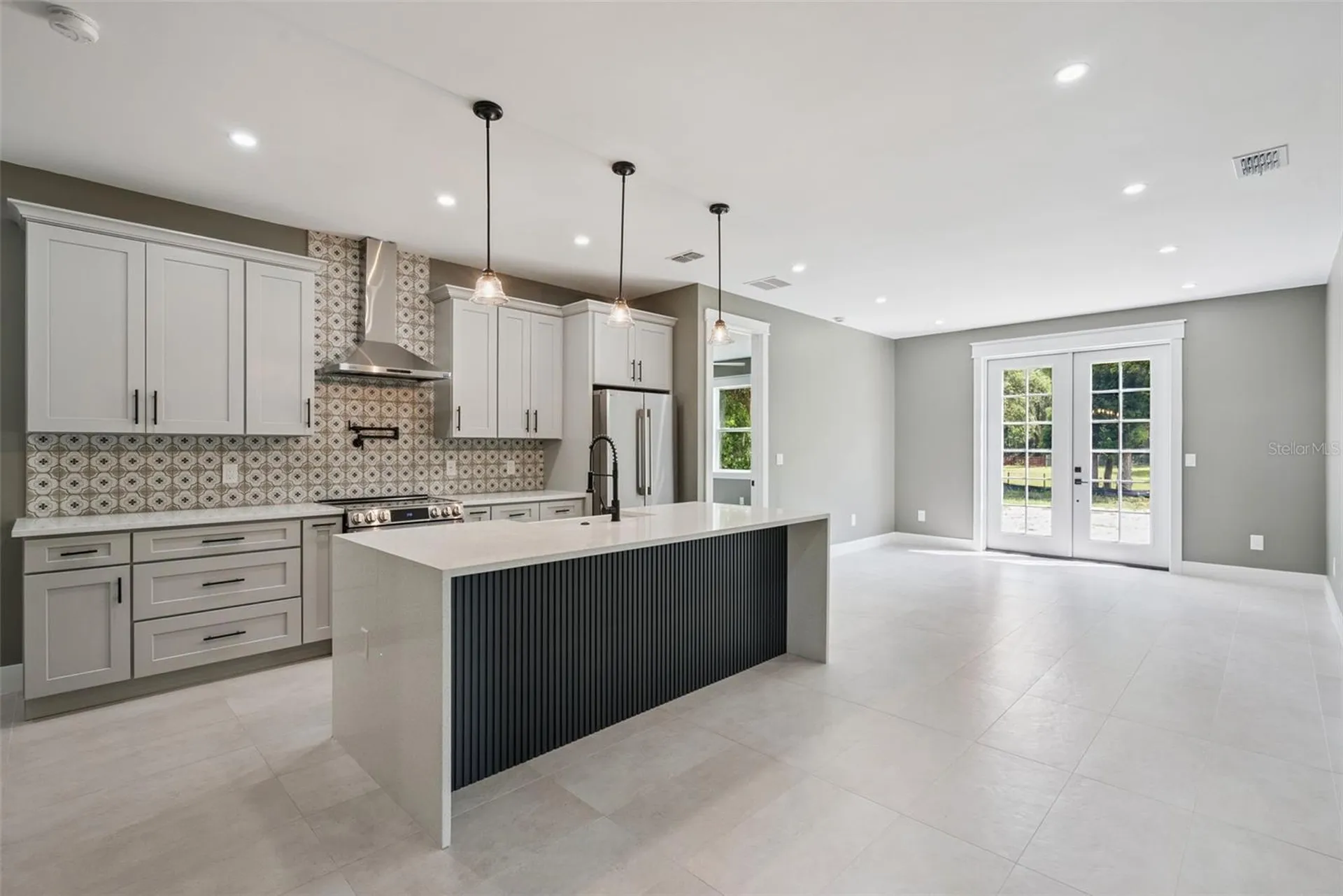 420 E 10th Street Apopka FL 32703