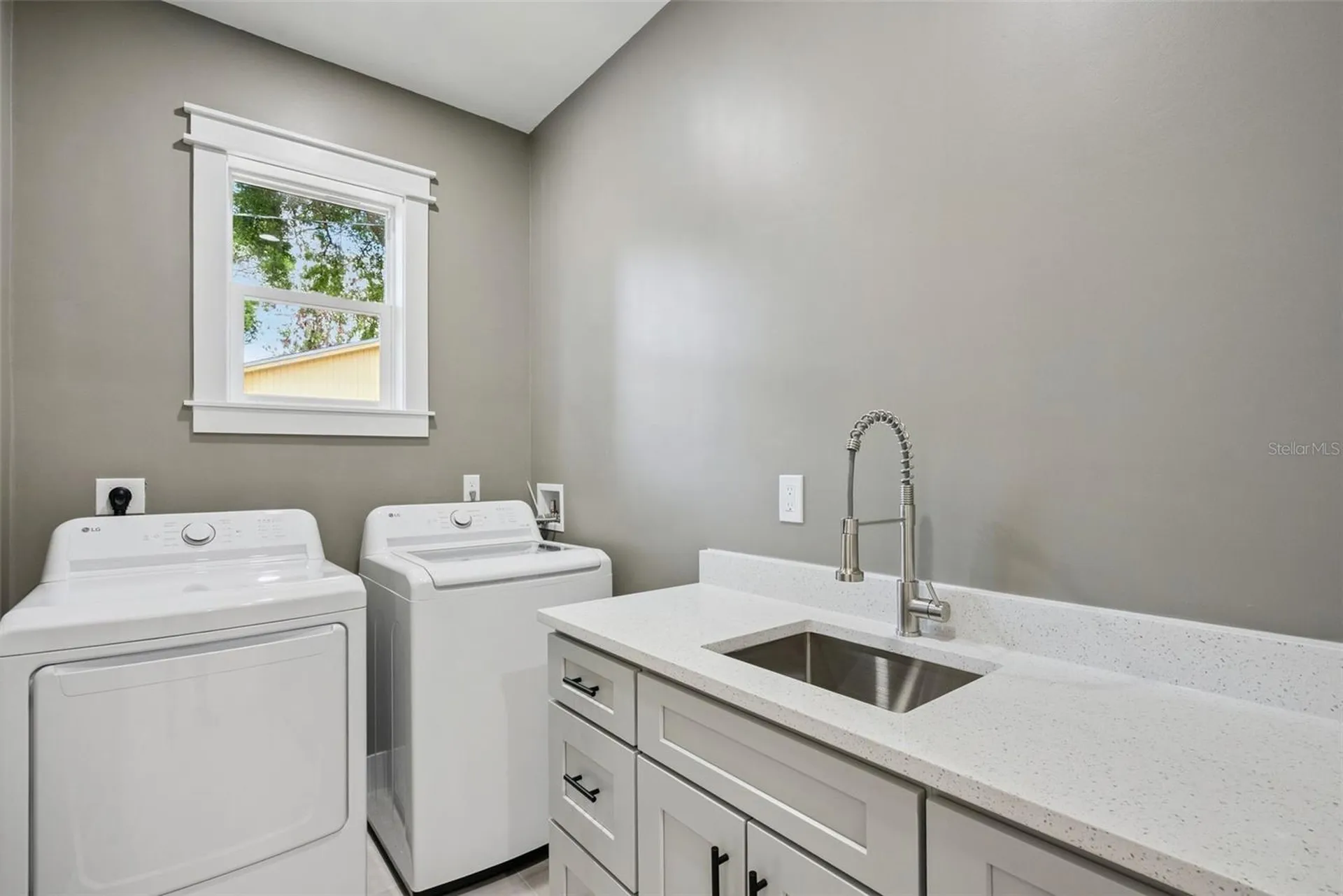 420 E 10th Street Apopka FL 32703