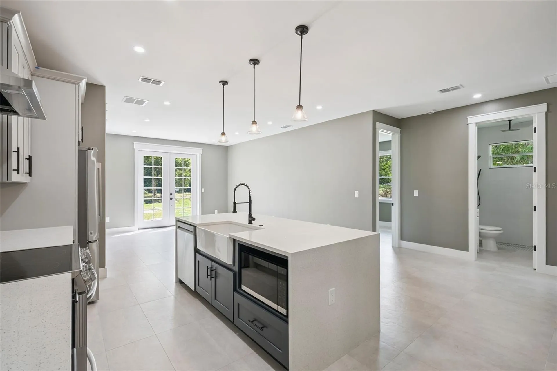 420 E 10th Street Apopka FL 32703