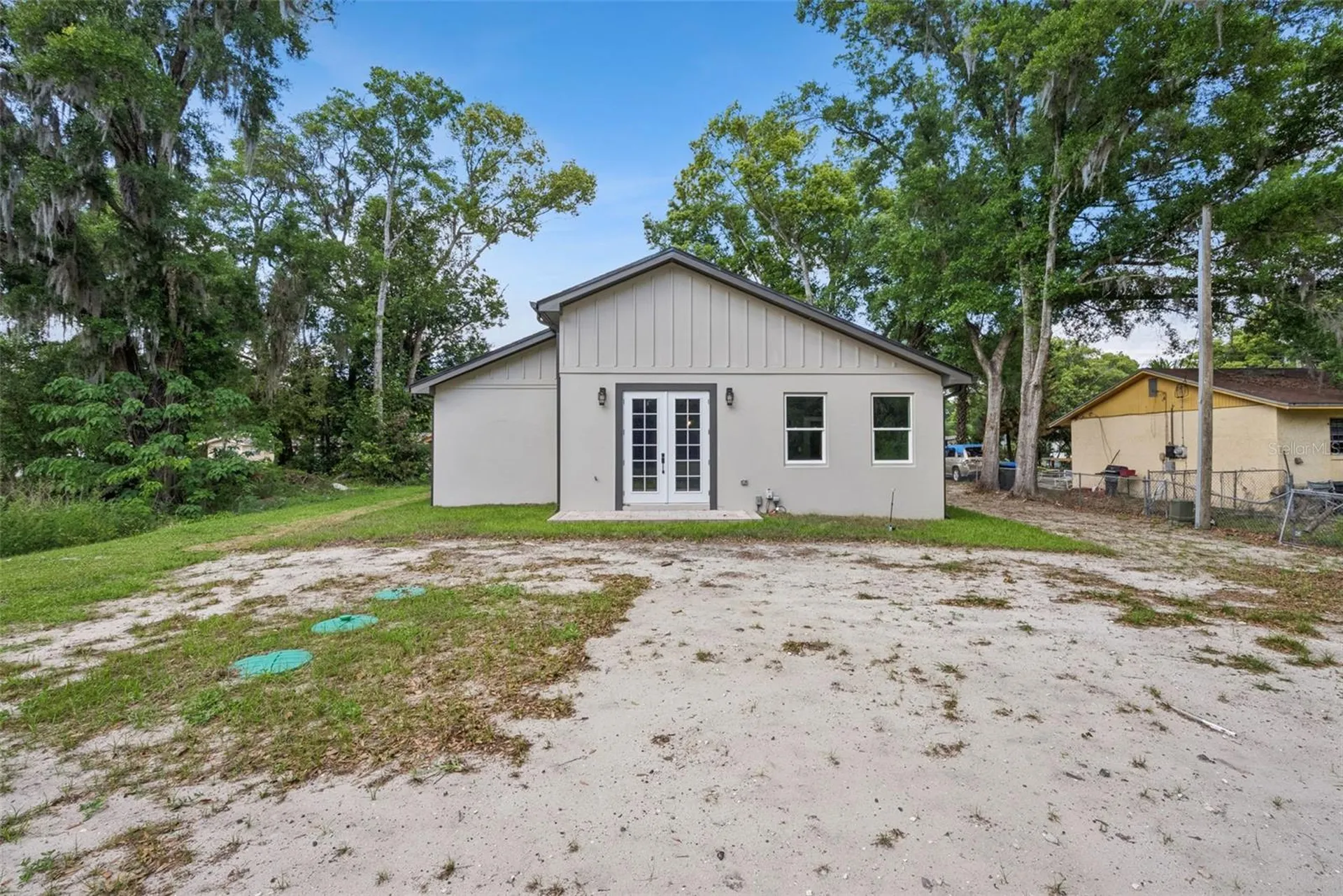 420 E 10th Street Apopka FL 32703