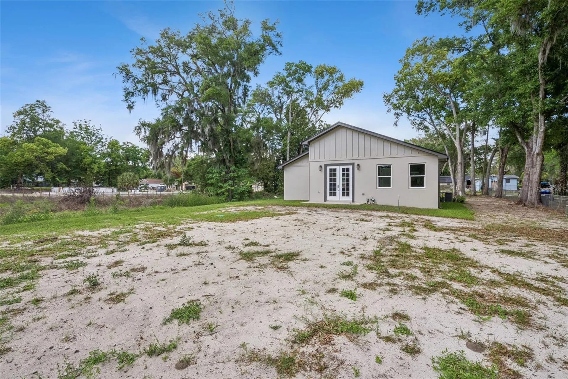 420 E 10th Street Apopka FL 32703