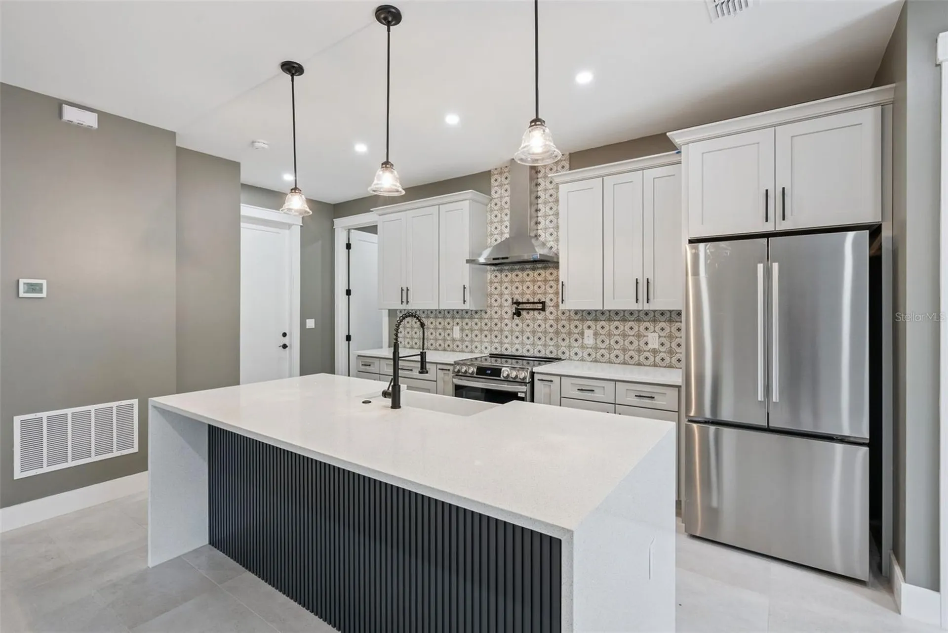 420 E 10th Street Apopka FL 32703