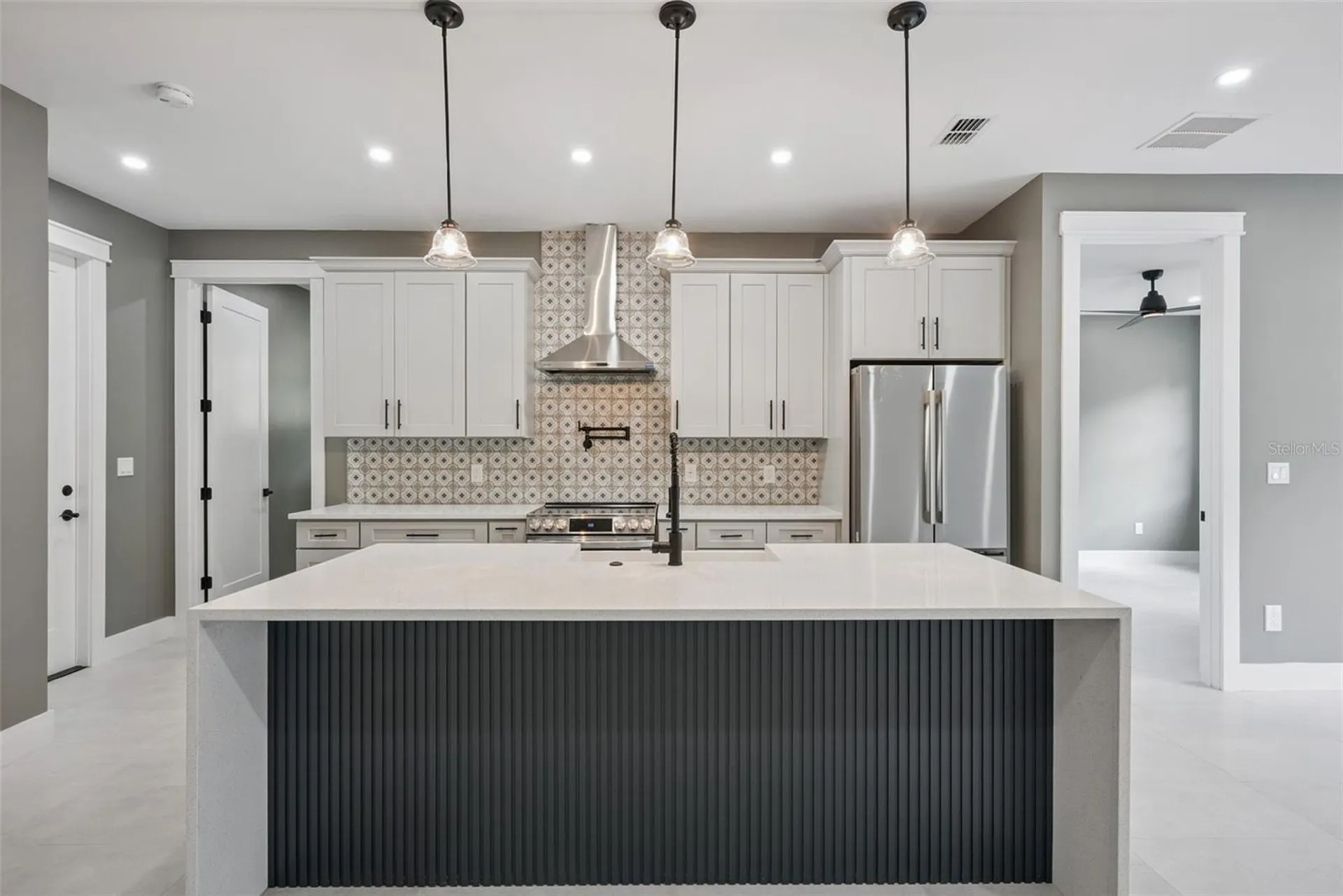 420 E 10th Street Apopka FL 32703