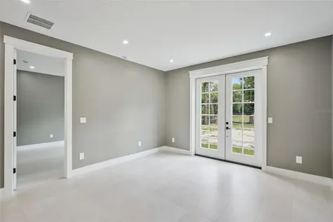 420 E 10th Street Apopka FL 32703