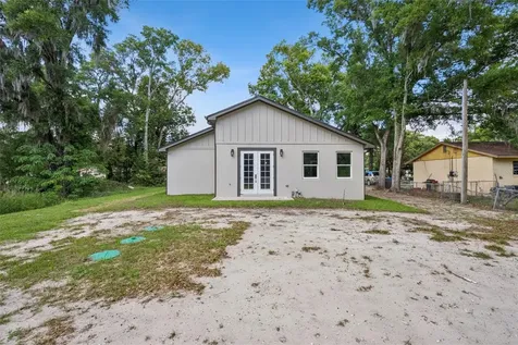 420 E 10th Street Apopka FL 32703