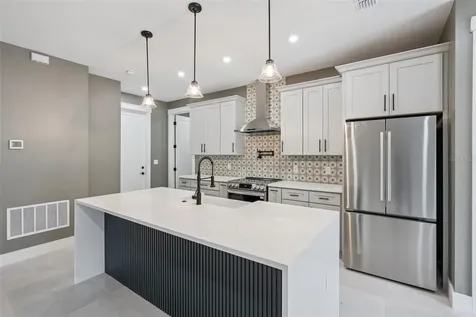 420 E 10th Street Apopka FL 32703