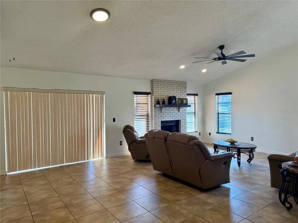 2904 Nipawin Court Orlando FL 32837